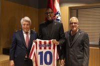 Perezida Kagme yahawe umupira wa Atletico Madrid