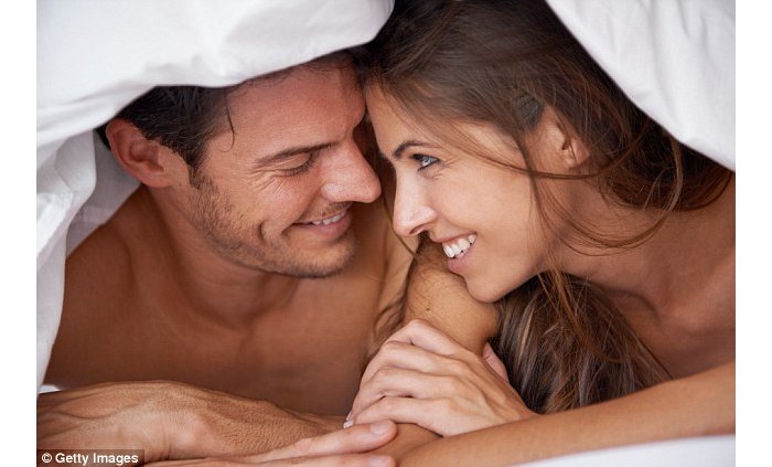 Ibintu 7 wakorera umukunzi wawe muri mu buriri bigatuma atazatekereza kuguca inyuma