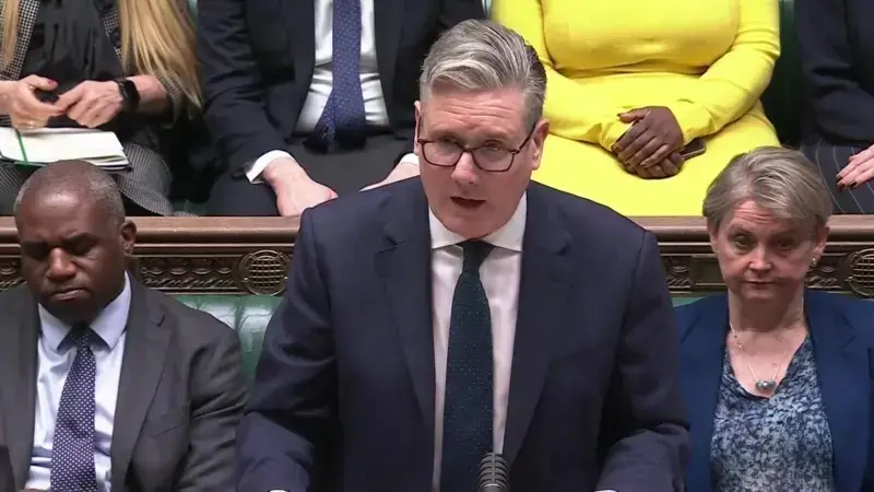 Ubwongereza bwakuyemo akabwo karenge mu ntambara ya Amerika na Iran