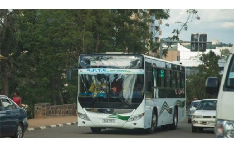 Kigali: Hagiye gushyirwaho aho abantu bazajya basiga imodoka zabo bagatega bisi