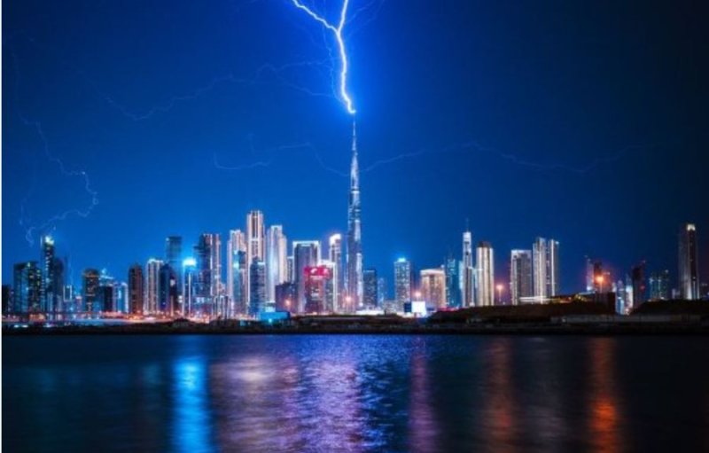 Inyubako ya mbere ndende ku Isi yakubiswe n'inkuba