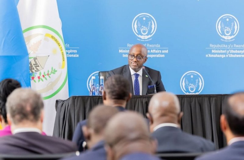 Nta bihano ku isi byatuma u Rwanda ruhagarika kurinda imipaka yarwo - Min. Nduhungirehe