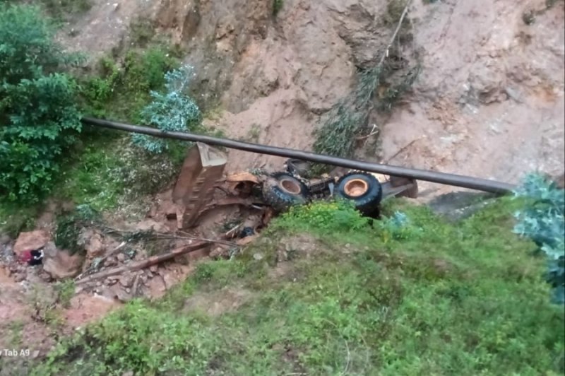 Nyamagabe: Imashini ikora umuhanda yishe 2 bari bayitwaye